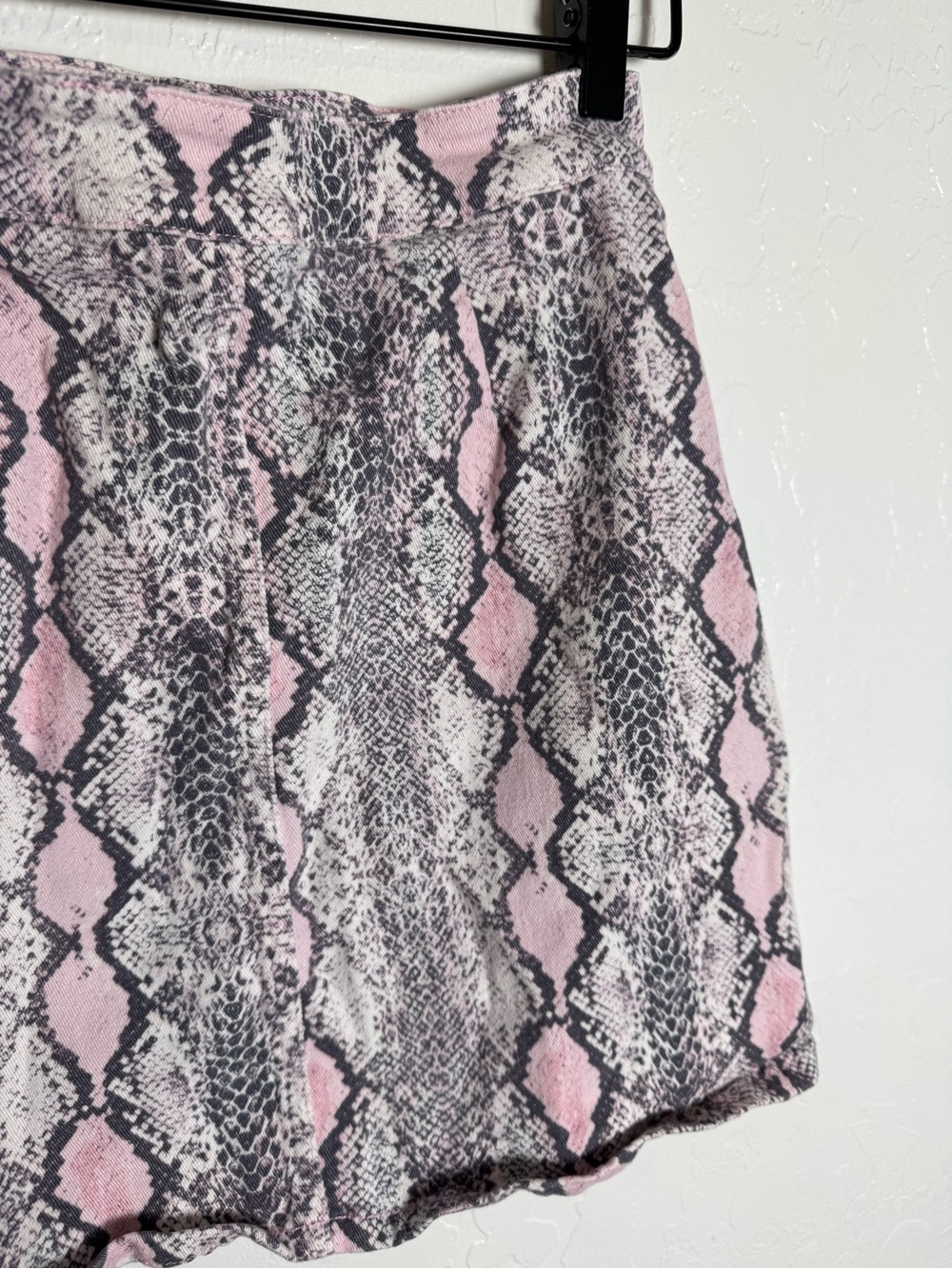 Altar’d State Pink Gray Snakeskin Print Zip-Front Mini Skirt - Picture 8 of 8